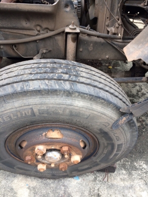 รถฮีโน่ 6 ล้อ บรรทุกน้ำมัน FC4J  140 แรงม้า. ปี 44. , ( * มี ขาย 2 คัน. )     สนใจติดต่อ  081 - 6079515