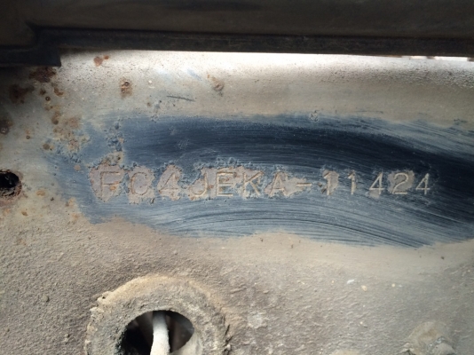 รถฮีโน่ 6 ล้อ บรรทุกน้ำมัน FC4J  140 แรงม้า. ปี 44. , ( * มี ขาย 2 คัน. )     สนใจติดต่อ  081 - 6079515