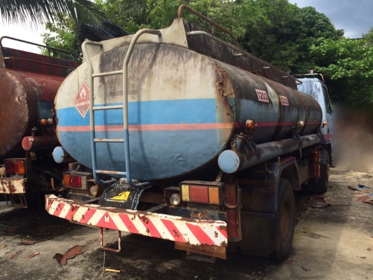 รถฮีโน่ 6 ล้อ บรรทุกน้ำมัน FC4J  140 แรงม้า. ปี 44. , ( * มี ขาย 2 คัน. )     สนใจติดต่อ  081 - 6079515