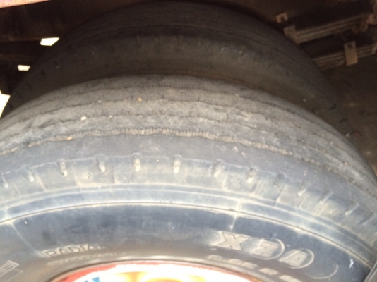 รถฮีโน่ 6 ล้อ บรรทุกน้ำมัน FC4J  140 แรงม้า. ปี 44. , ( * มี ขาย 2 คัน. )     สนใจติดต่อ  081 - 6079515