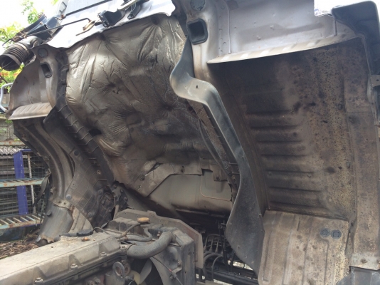 รถฮีโน่ 6 ล้อ บรรทุกน้ำมัน FC4J  140 แรงม้า. ปี 44. , ( * มี ขาย 2 คัน. )     สนใจติดต่อ  081 - 6079515