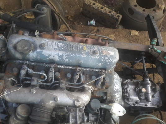 เครื่องยนต์ MITSUBISHI 4 สูบ 4D31 พร้อมเกียร์ ราคา 60,000 บาท