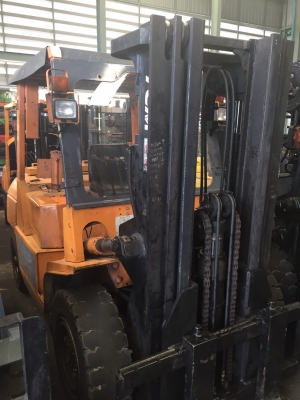 ขายรถ tcm ขนาด 4 ตัน เครื่องยนต์ ดีเซล  เกียร์ ออโต้