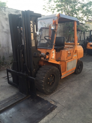 ขายรถ tcm ขนาด 4 ตัน เครื่องยนต์ ดีเซล  เกียร์ ออโต้