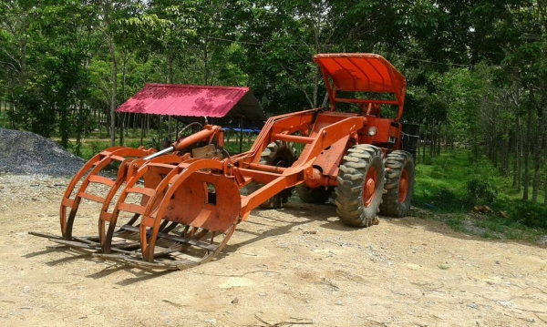 รถตัก KOMATSU , ( คีบไม้ ยาง. )    สนใจติดต่อ  081 - 6079515