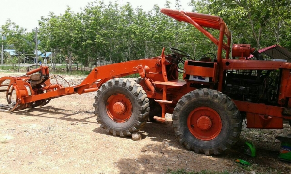 รถตัก KOMATSU , ( คีบไม้ ยาง. )    สนใจติดต่อ  081 - 6079515