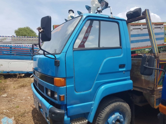 ขาย6ล้อ เทเลอร์รถเกี่ยว ISUZU NRR เครื่อง6BG1 175hp