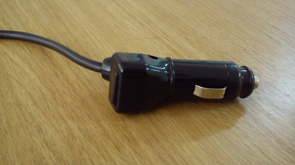 ไฟประดับตกแต่ง LED แสงสีฟ้าต่อกับช่องที่จุดไฟบุหรี่ สามารถปรับโค้งงอได้ ไฟประดับตกแต่ง LED แสงสีฟ้าต่อกับช่องที่จุดไฟบุหรี่ สามารถปรับโค้งงอได้