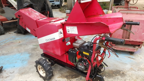 รถย่อยกิ่งไม้ มีเกียร์เดินหน้าถอยหลัง พร้อมใช้ สอบถามได้