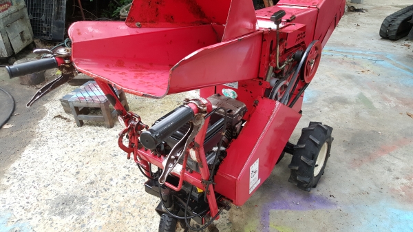 รถย่อยกิ่งไม้ มีเกียร์เดินหน้าถอยหลัง พร้อมใช้ สอบถามได้