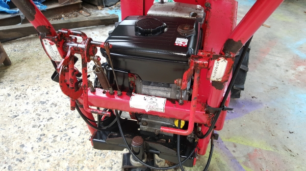 รถย่อยกิ่งไม้ มีเกียร์เดินหน้าถอยหลัง พร้อมใช้ สอบถามได้