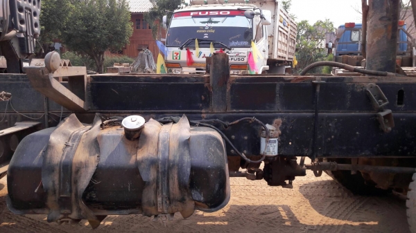 สิบล้อ ฮีโน่ FM2K-260ปี48ดั้มสามมิต สภาพดีเดิมๆสวยพร้อมใช้ ทะเบียนพร้อมโอน