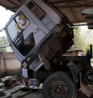 สิบล้อ ฮีโน่ FM2K-260ปี48ดั้มสามมิต สภาพดีเดิมๆสวยพร้อมใช้ ทะเบียนพร้อมโอน