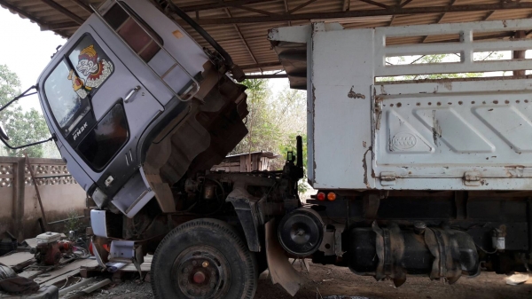 สิบล้อ ฮีโน่ FM2K-260ปี48ดั้มสามมิต สภาพดีเดิมๆสวยพร้อมใช้ ทะเบียนพร้อมโอน