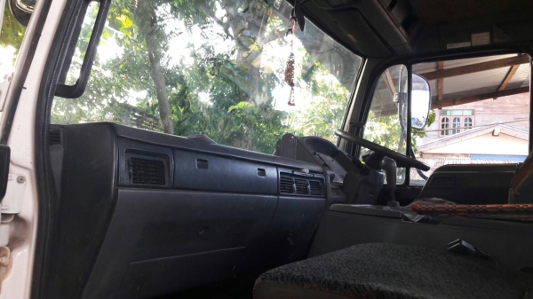 ขายรถสิบล้อเทเลอร์ฮีโน่KT725เครื่องEH700ราคา520000บาทครับ