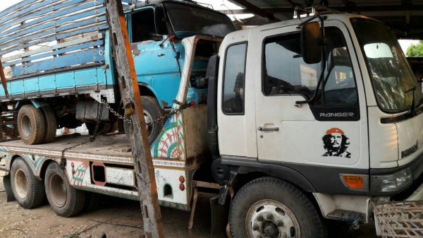 ขายรถสิบล้อเทเลอร์ฮีโน่KT725เครื่องEH700ราคา520000บาทครับ