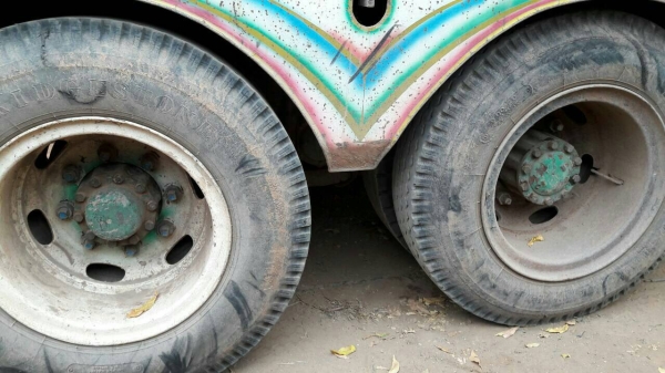 ขายรถสิบล้อเทเลอร์ฮีโน่KT725เครื่องEH700ราคา520000บาทครับ