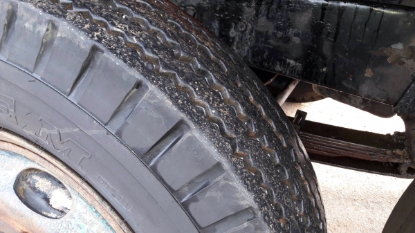 ขายรถบรรทุกเพลาเดียว Hino KT925 เครื่อง HO7C-185 แรง พวงมาลัยพาวเวอร์ เบรคจิฟฟี่ทะเบียนพร้อม