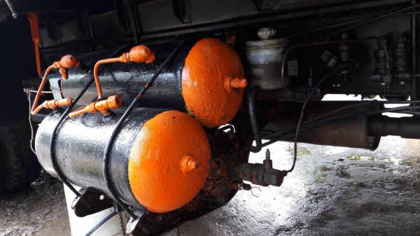 ขายรถบรรทุกเพลาเดียว Hino KT925 เครื่อง HO7C-185 แรง พวงมาลัยพาวเวอร์ เบรคจิฟฟี่ทะเบียนพร้อม