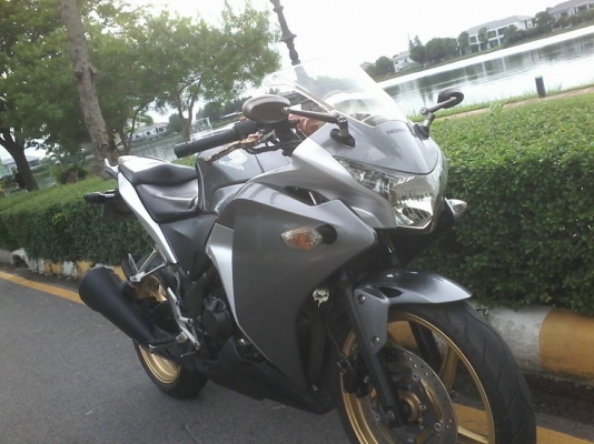 HONDA CBR 250R