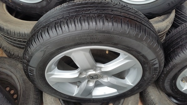 ขายล้อHONDA ขอบ15 ยาง175/65/15 4 ล้อ