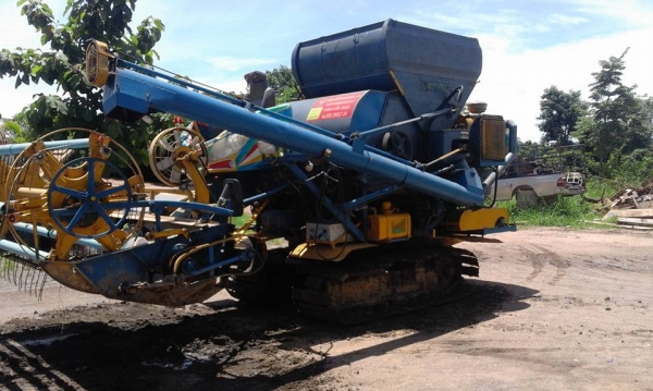 ขายรถเกี่ยวรุ่นเงินมี ปี 53