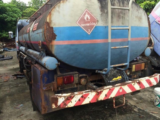 6 ล้อรถน้ำมัน 120 แรง ปี 2538 ISUZU NPR66LX5 รถห้างแท้ ถัง 6000 ลิตร เล่ม ม.79 ไว้