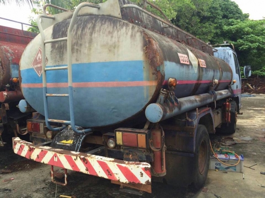 6 ล้อรถน้ำมัน 120 แรง ปี 2538 ISUZU NPR66LX5 รถห้างแท้ ถัง 6000 ลิตร เล่ม ม.79 ไว้