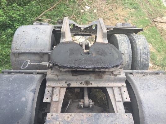 10 ล้อหัวลาก 320 แรง แมคโหลดปี 2550 สภาพดี พร้อมใช้ เก๋งเคยทำสีมาบ้างแล้ว