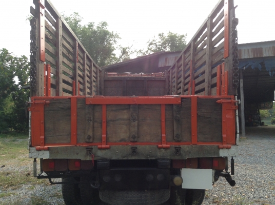 รถสิบล้อHinoกระบะไม้มือ2 สภาพดีพร้อมใช้งาน