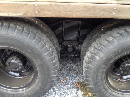 รถสิบล้อHinoกระบะไม้มือ2 สภาพดีพร้อมใช้งาน