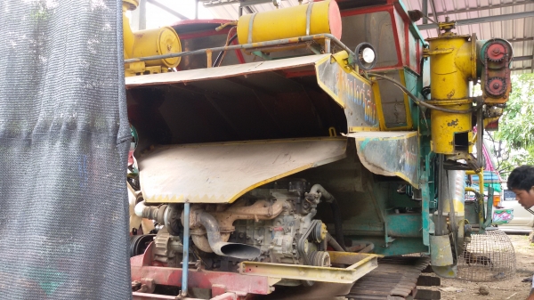 ขายรถเกี่ยวข้าวไทยเจริญอุ้ม2.5ตันเดิน12htปั้ม22เครื่อง6m61เทอโบช่วงล่างใหม่พร้อมใช้