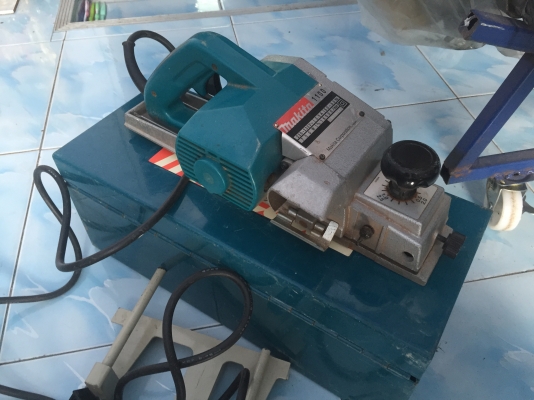ขายกบไฟฟ้า 3" MAKITA 1100 สภาพแก่ะกล่อง 2ตัวครับ