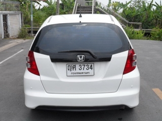 HONDA JAZZ 1.5 VTEC AUTO ปี 2009 รถพร้อมใช้ ขายถูก T.086-527-9533