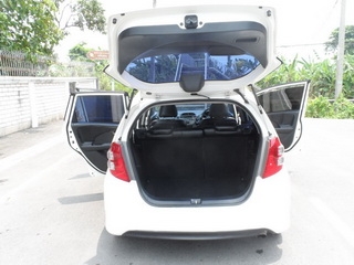 HONDA JAZZ 1.5 VTEC AUTO ปี 2009 รถพร้อมใช้ ขายถูก T.086-527-9533