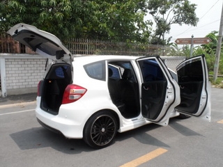 HONDA JAZZ 1.5 VTEC AUTO ปี 2009 รถพร้อมใช้ ขายถูก T.086-527-9533