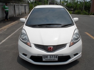 HONDA JAZZ 1.5 VTEC AUTO ปี 2009 รถพร้อมใช้ ขายถูก T.086-527-9533