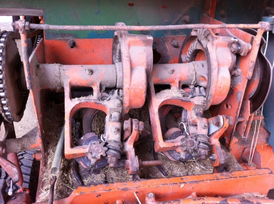 ขาย เครื่องอัดฟาง รุ่น kmt 1600