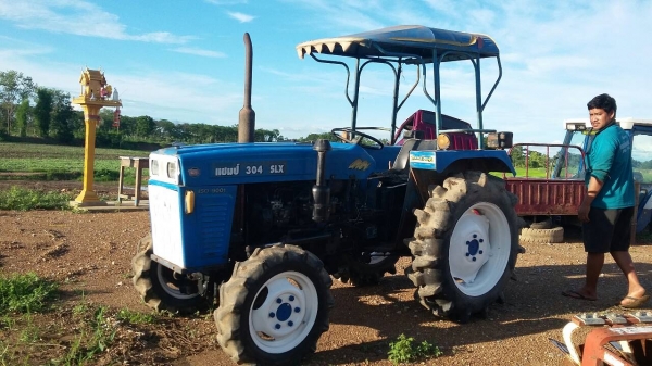 ขายรถไถแชมป์ 30 แรงสองเพลาพร้อมผาน5&times;22ใช้งานอยู่