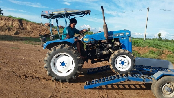 ขายรถไถแชมป์ 30 แรงสองเพลาพร้อมผาน5&times;22ใช้งานอยู่