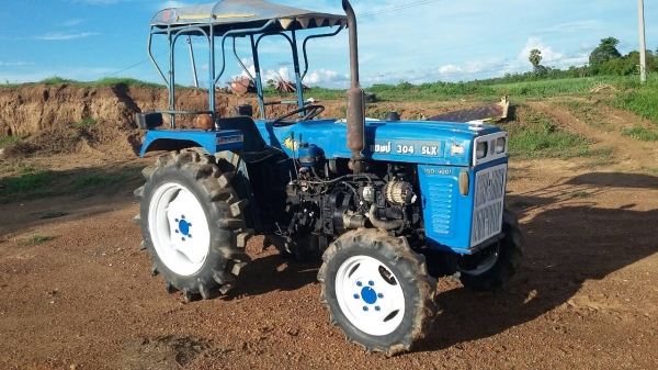 ขายรถไถแชมป์ 30 แรงสองเพลาพร้อมผาน5&times;22ใช้งานอยู่