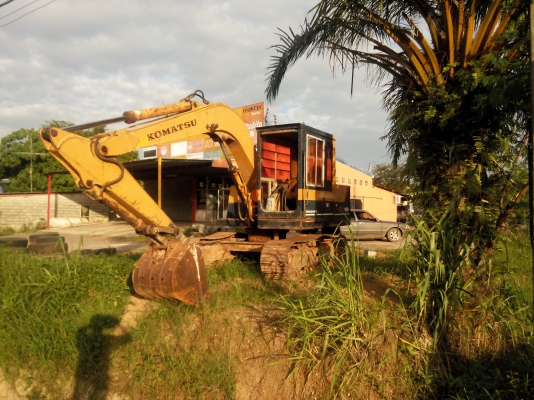 ขายรถแบคโฮ KOMATSU PC60-3 ราคา 350000