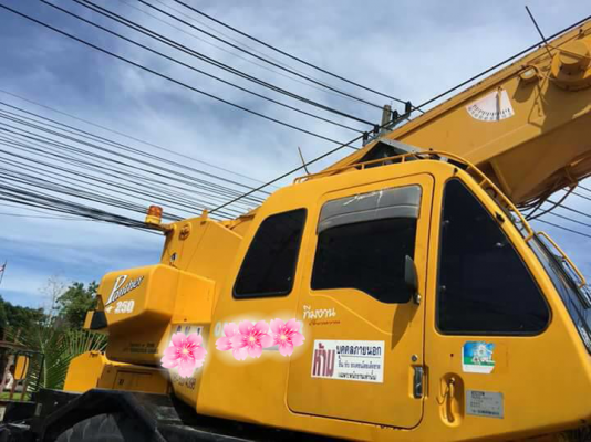 ขายรถเครน KOBELCO 4 ล้อขนาด 25 ตัน เอกสารเล่มทะเบียน ราคา 2700000
