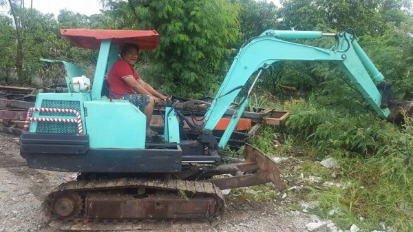แบ็คโฮ 30รุน3 รถไช้งานได้ดี ไม่โหลด แบ็คโฮ 30รุน3 รถไช้งานได้ดี ไม่โหลด