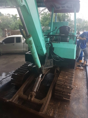 แบ็คโฮ 30รุน3 รถไช้งานได้ดี ไม่โหลด