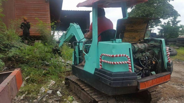 แบ็คโฮ 30รุน3 รถไช้งานได้ดี ไม่โหลด แบ็คโฮ 30รุน3 รถไช้งานได้ดี ไม่โหลด