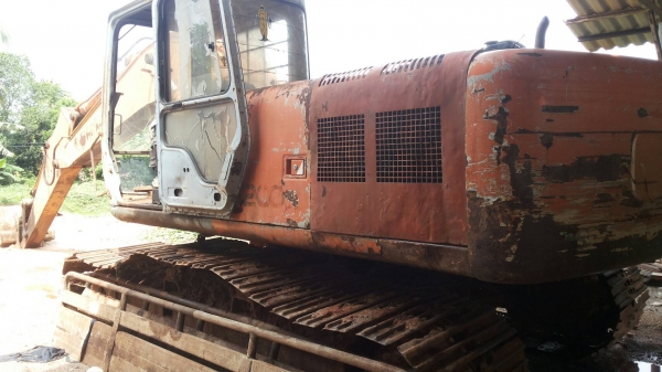 ขายรถแบคโฮ HITACHI EX 200-2 ระบบไฟแมกปั๊ม ไม่มีเอกสาร ราคา 350000