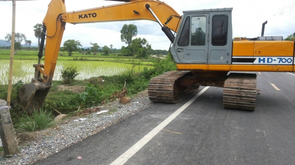 ขายรถแบคโฮ KATO HD700 โซ่แทรคใหม่ ราคา 550000