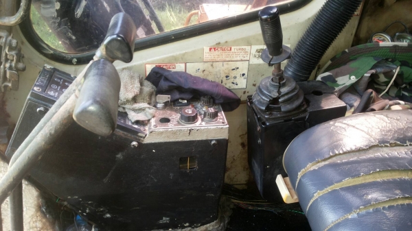 ขายรถแบคโฮ KATO HD700 โซ่แทรคใหม่ ราคา 550000 ขายรถแบคโฮ KATO HD700 โซ่แทรคใหม่ ราคา 550000