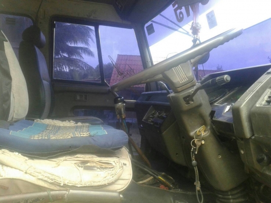 ขายรถบรรทุก 10 ล้อดัมพ์ MITSUBISHI FN527TF 220 แรงม้า ราคา 750000